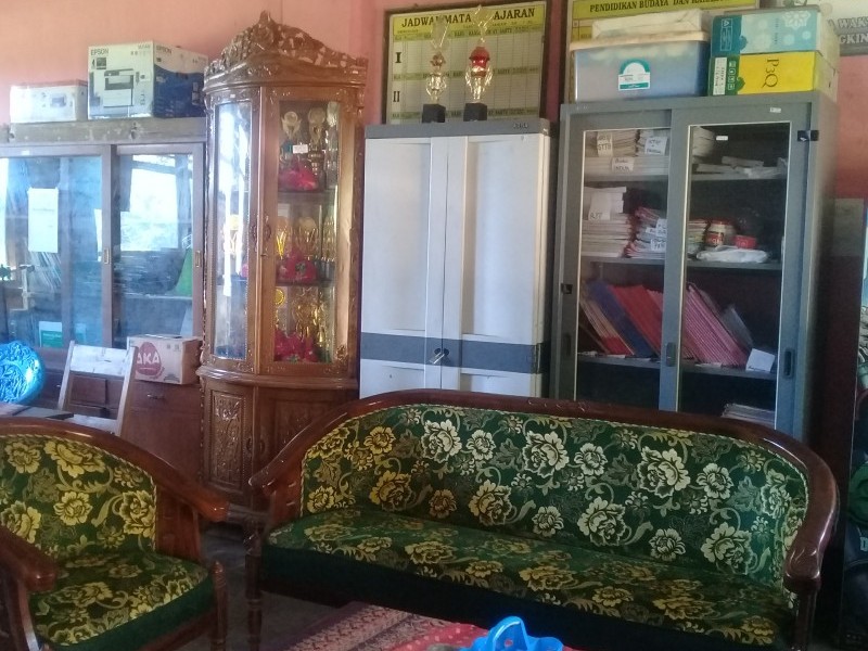 Ruang Kepsek / Guru